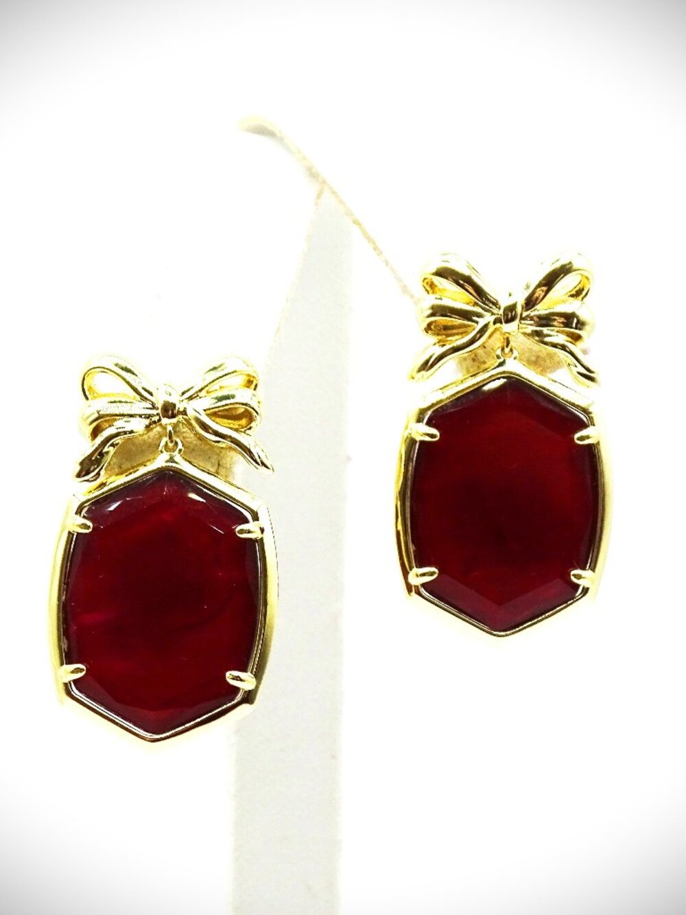 KENDRA SCOTT Daphne Bow Gold Plated Drop Earrings in Dark Burgundy Illusion